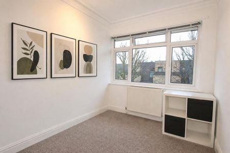 3 bedroom apartment to rent - Photo 2