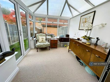 3 bedroom semi-detached house to rent - Photo 3