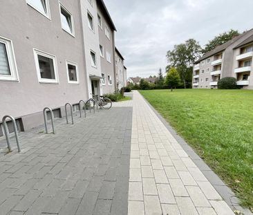 Zentrales Wohnen: Helle 2-Zimmer-Wohnung mit Balkon frei! - Photo 3