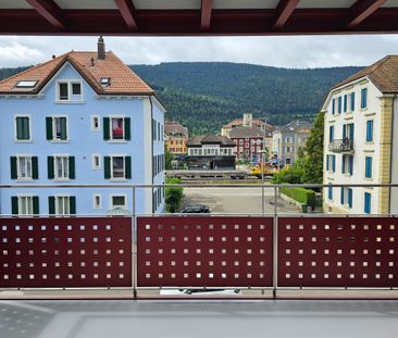 Appartement de 4 pièces avec grand balcon au centre de Fleurier - Photo 4