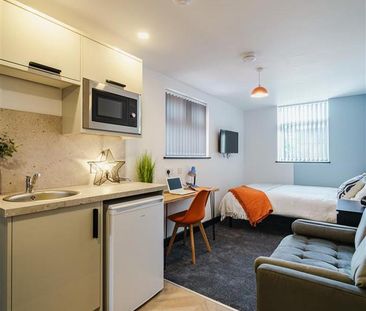 1 bedroom in a house share to rent - Photo 3