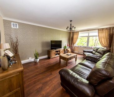 3 bedroom flat to rent - Photo 3