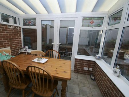 Semi-detached house to rent on - Photo 2