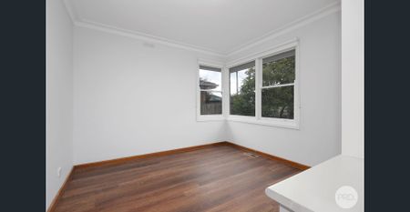 3 BEDROOM HOME IN WENDOUREE WITH FULLY RENOVATED KITCHEN AND BATHROOM - Photo 4