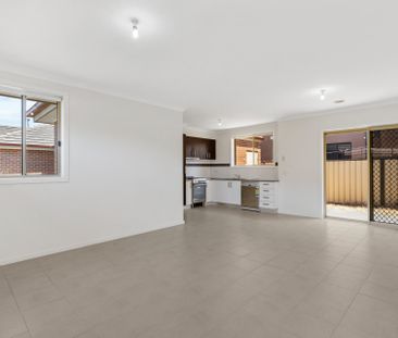 Spacious Unit - Photo 6