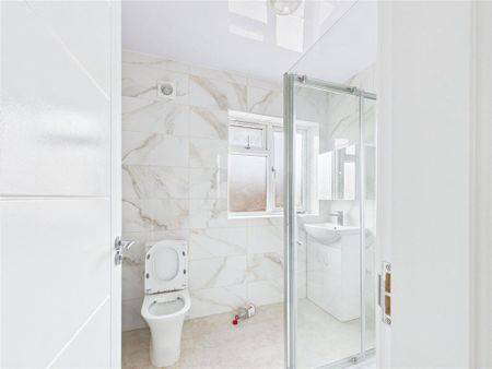 4 bedroom terraced house to rent - Photo 5