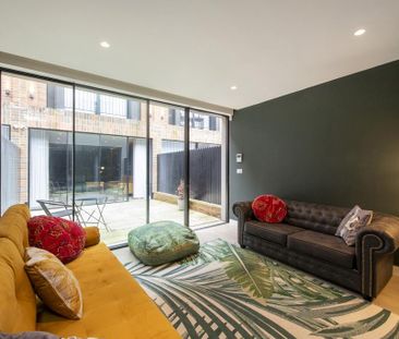 3 bedroom terraced house to rent - Photo 1