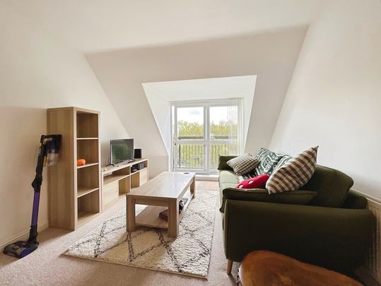 2 bedroom Apartment to let - Photo 1