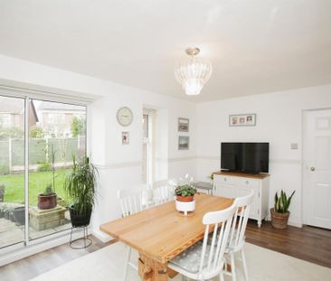 4 bedroom detached house to rent - Photo 5