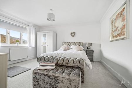 5 bedroom detached house to rent - Photo 5