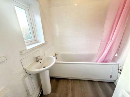 3 bed upper flat to rent in NE15 - Photo 3