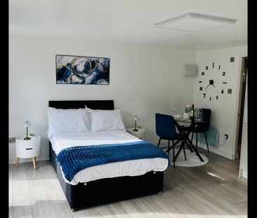 Studio Flat, London, E13 - Photo 3