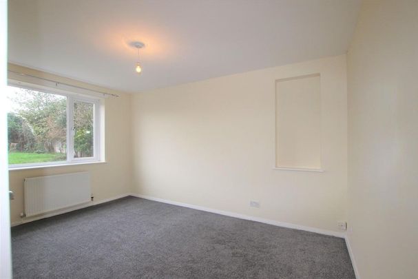 2 bedroom bungalow to rent - Photo 1