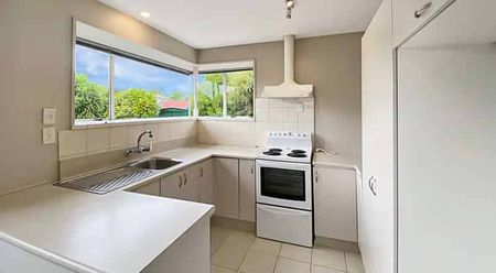 Sunny and Spacious with a Great Location - Photo 3