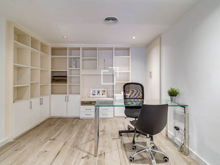 Excellent 3 Bedroom apartment with 161m² terrace for rent in Eixample Right - Photo 5