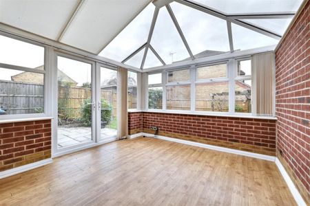 4 BED Detached house To rent - Photo 2