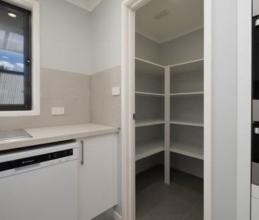 Fantastic Family Home - Photo 1