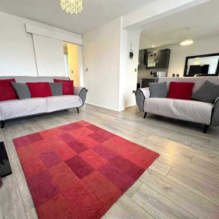 2 bedroom semi-detached house to rent - Photo 1