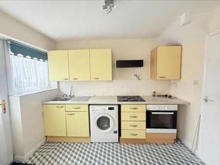 3 bedroom terraced house to rent - Photo 3