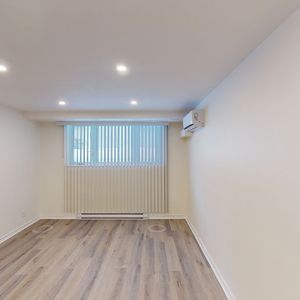 Bright And Spacious 2-bedroom Apartment - Photo 3