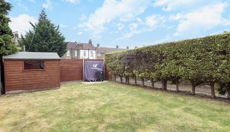 3 Bed End Terrace, Dupont Road, SW20 - Photo 2