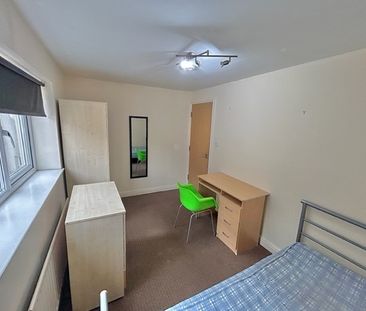 10 Bedroom Student Home – Llanbleddian Gardens - Photo 1