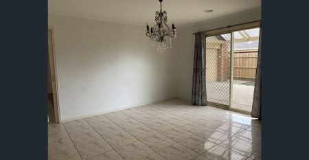 Spacious 4-Bedroom Family Home in Prime Berwick Location - Photo 2