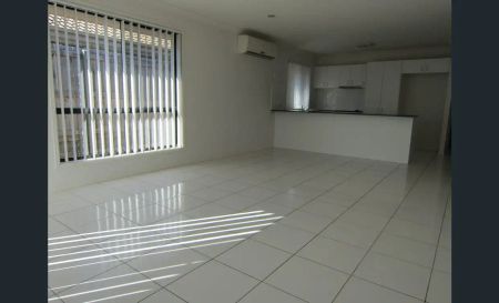 74 Westminster Crescent, Raceview QLD 4305 - Photo 5