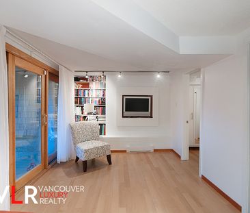 House in West Vancouver, BC - Photo 1