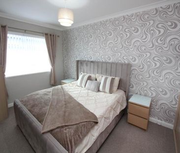 2 bedroom semi-detached bungalow to rent - Photo 2