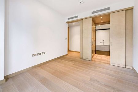 A well-presented two bedroom apartment in the spectacular Legacy Building, Embassy Gardens. - Photo 4