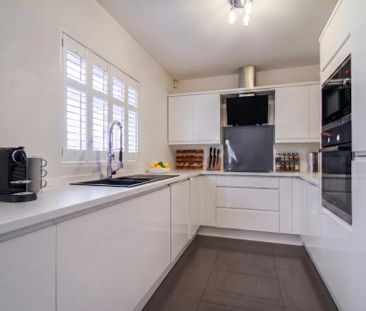 3 bedroom terraced house to rent - Photo 6