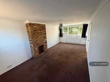 3 bedroom maisonette to rent - Photo 2