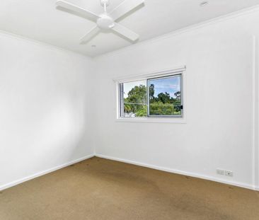 Beautiful Family Home - Photo 6