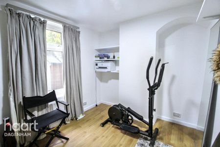 4 bedroom terraced house to rent - Photo 2