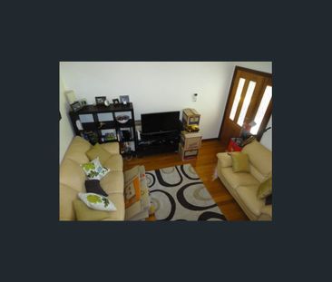 STUNNING THREE-BEDROOM SEMI IN A QUIET LOCATION - Photo 4