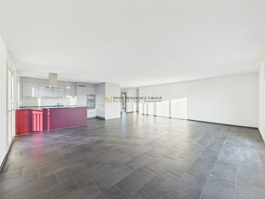 Modern apartment with views and sun rays - Photo 1