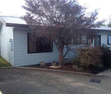 Tidy 3-Bedroom House - Photo 6