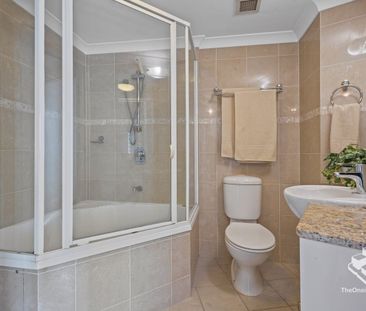Luxurious High-Floor 2 Bedroom Apartment with Stunning River & City... - Photo 1