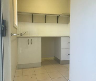 Three Bedroom Home with Detached Studio - Photo 4