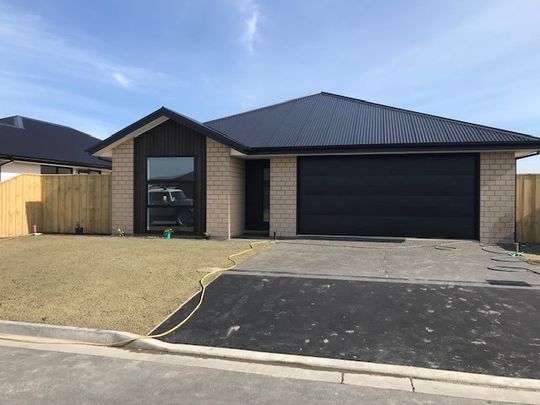 10 Gurners Lane, Lincoln - Photo 1