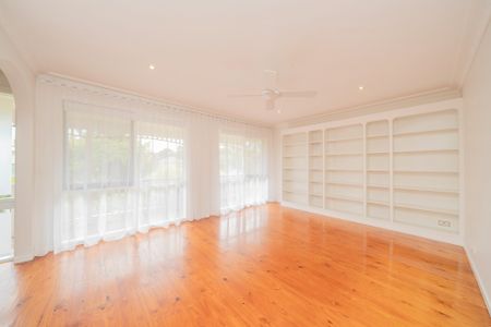 Modern family home in prime Court Location - Photo 4