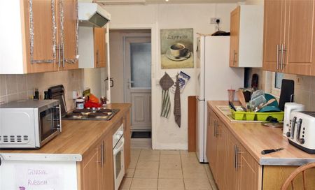 5 bedroom semi-detached house to rent - Photo 5