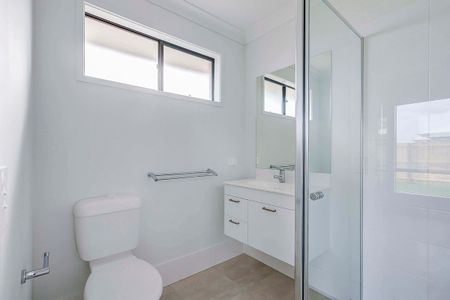 Perfect Family Home - Photo 2