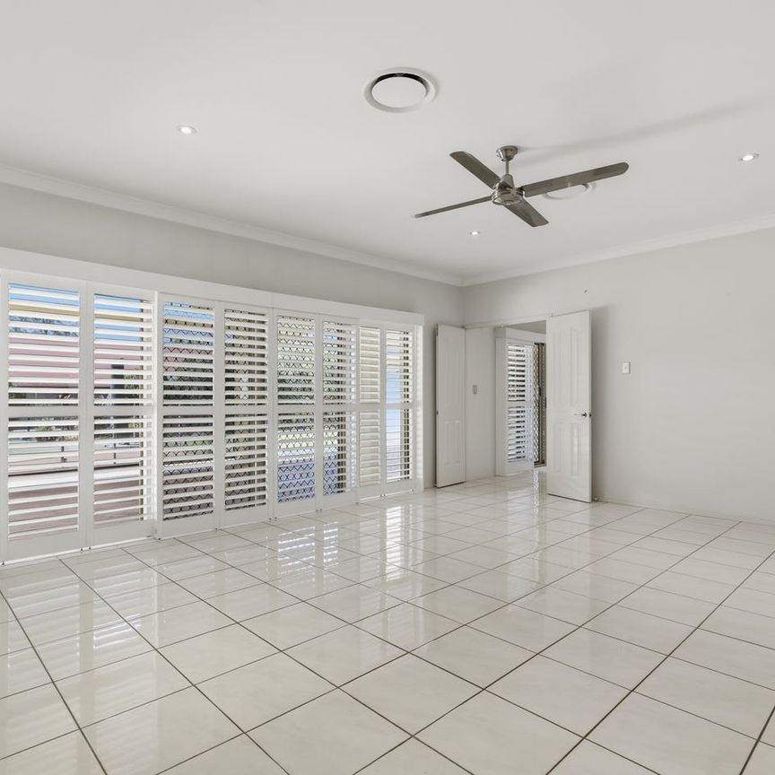 THIS HOME HAS IT ALL - POOL, SHED & MULTIPLE LIVING AREAS - Photo 1