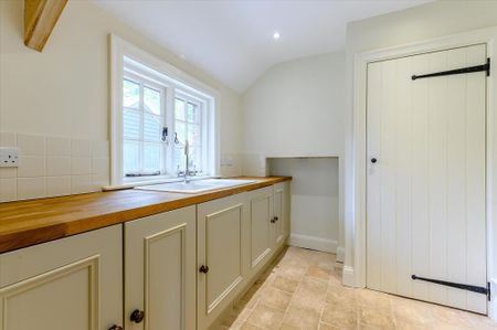4 bedroom detached house to rent - Photo 5