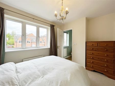 3 bedroom Town house to rent - Photo 2