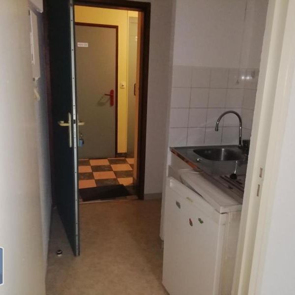 Location Appartement 1 pièce 17m² BOURG EN BRESSE 01000 - Photo 1