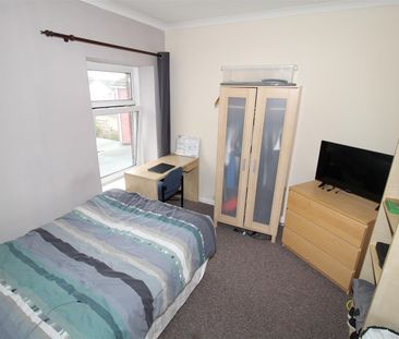 Room For Rent Queen Street, Pontypridd - Photo 6