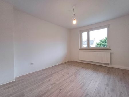 MIt gepflegten und weitlaüfigen Grünanlagen - Photo 2